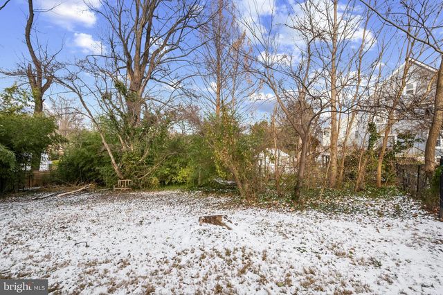 5521 CHARLES ST, Bethesda, MD 20814