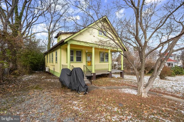 5521 CHARLES ST, Bethesda, MD 20814