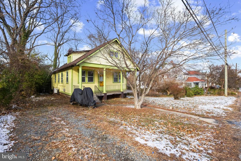 5521 CHARLES ST, Bethesda, MD 20814