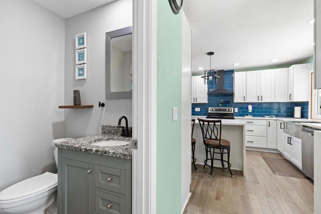 3290 S Johnson ROAD, New Berlin, WI 53146