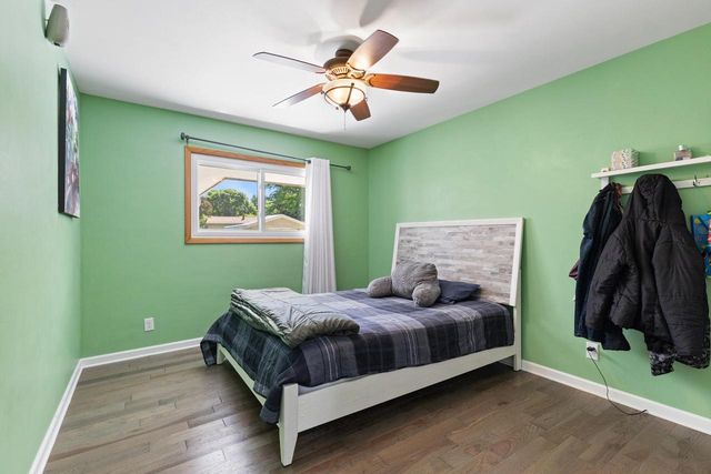 3290 S Johnson ROAD, New Berlin, WI 53146