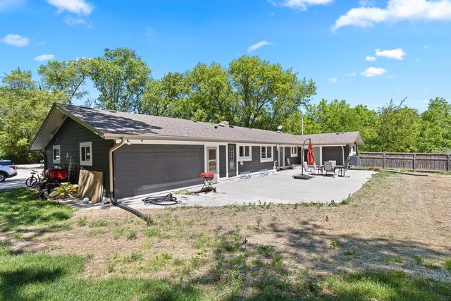 3290 S Johnson ROAD, New Berlin, WI 53146