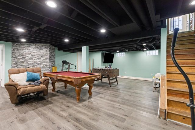 3290 S Johnson ROAD, New Berlin, WI 53146