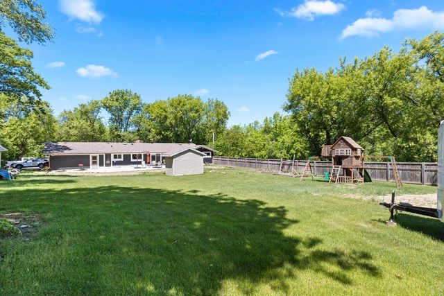 3290 S Johnson ROAD, New Berlin, WI 53146