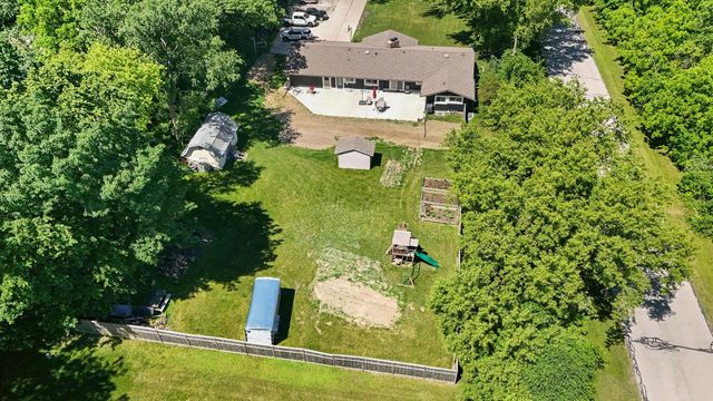3290 S Johnson ROAD, New Berlin, WI 53146