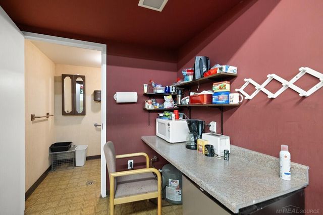 23515 Nine Mack Drive, St Clair Shores, MI 48080