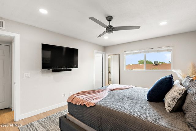 8602 E MITCHELL Drive, Scottsdale, AZ 85251