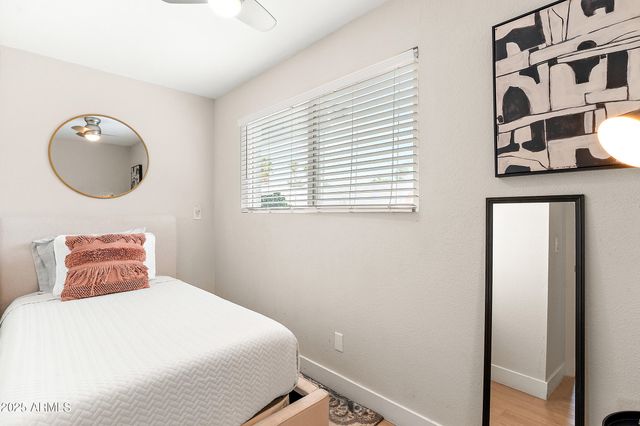 8602 E MITCHELL Drive, Scottsdale, AZ 85251