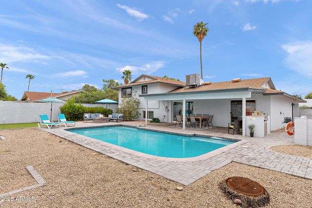 8602 E MITCHELL Drive, Scottsdale, AZ 85251