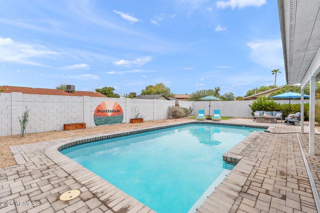 8602 E MITCHELL Drive, Scottsdale, AZ 85251