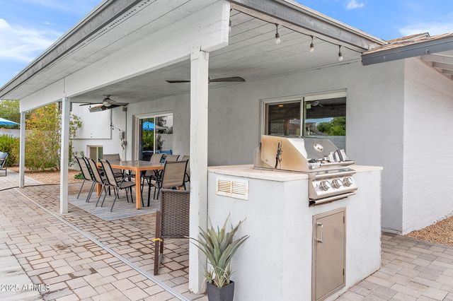 8602 E MITCHELL Drive, Scottsdale, AZ 85251