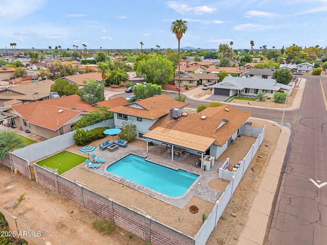 8602 E MITCHELL Drive, Scottsdale, AZ 85251