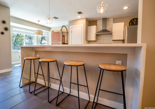 9117 Oak Downs, San Antonio, TX 78230