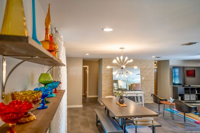 9117 Oak Downs, San Antonio, TX 78230