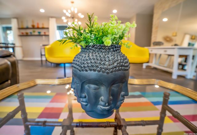 9117 Oak Downs, San Antonio, TX 78230