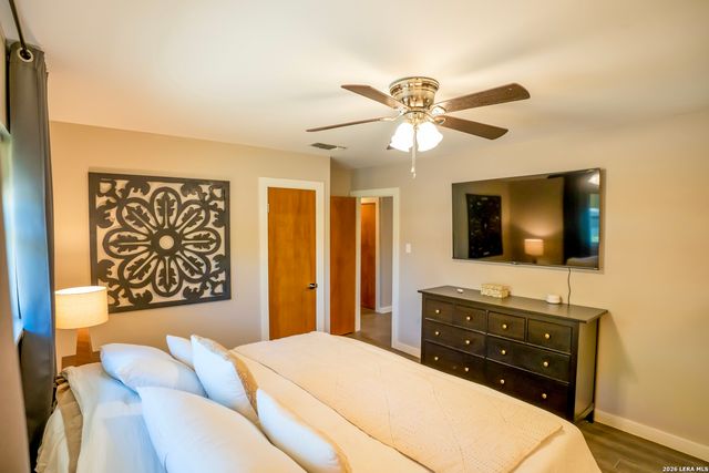 9117 Oak Downs, San Antonio, TX 78230