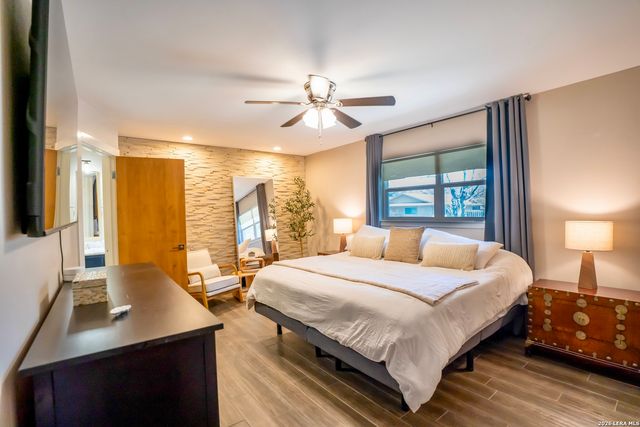 9117 Oak Downs, San Antonio, TX 78230