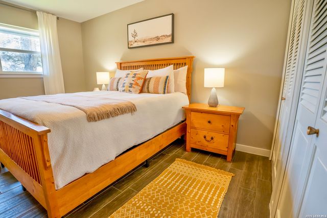 9117 Oak Downs, San Antonio, TX 78230