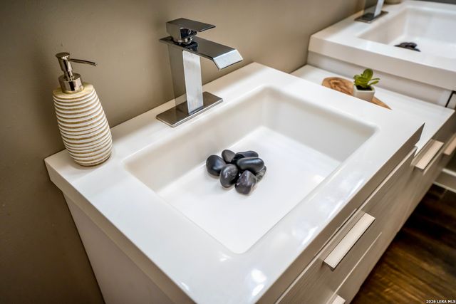 9117 Oak Downs, San Antonio, TX 78230