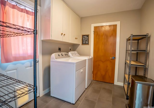 9117 Oak Downs, San Antonio, TX 78230