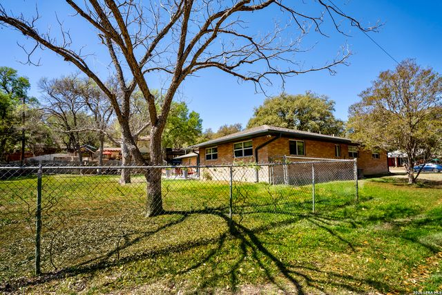 9117 Oak Downs, San Antonio, TX 78230