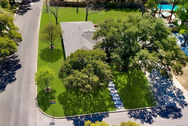 9117 Oak Downs, San Antonio, TX 78230