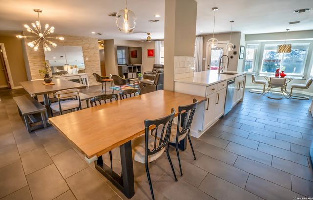 9117 Oak Downs, San Antonio, TX 78230