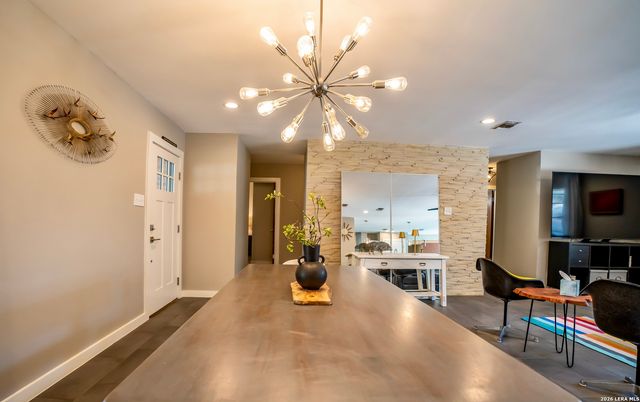 9117 Oak Downs, San Antonio, TX 78230