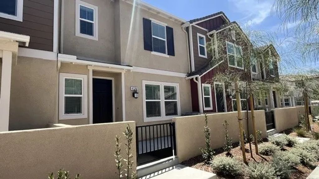 4273 E Carmel Privado, Ontario, CA 91761