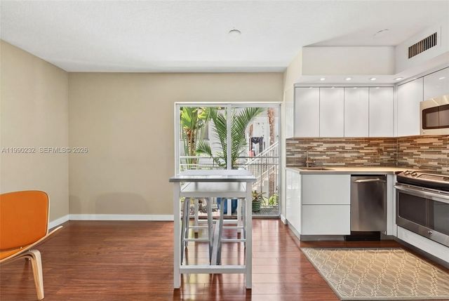 630 85th St 104, Miami Beach, FL 33141