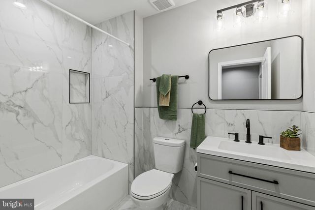 2245 E PRESTON ST, Baltimore, MD 21213