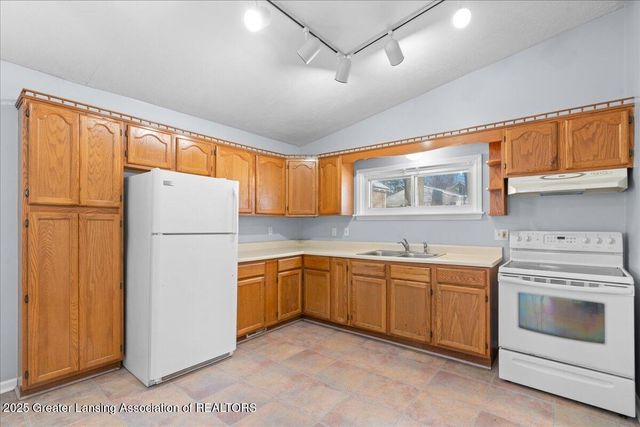 620 N Foster Avenue, Lansing, MI 48912