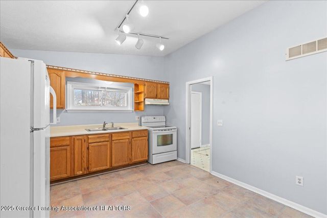 620 N Foster Avenue, Lansing, MI 48912