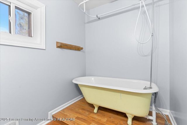 620 N Foster Avenue, Lansing, MI 48912