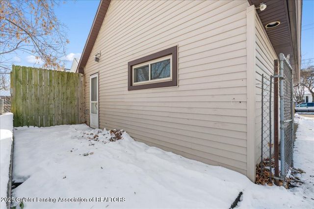 620 N Foster Avenue, Lansing, MI 48912