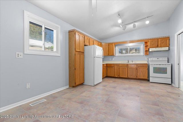 620 N Foster Avenue, Lansing, MI 48912