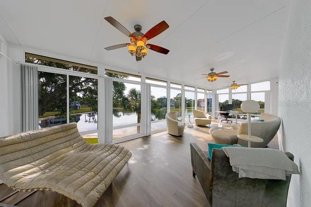 2106 PELICAN COURT, Tarpon Springs, FL 34689