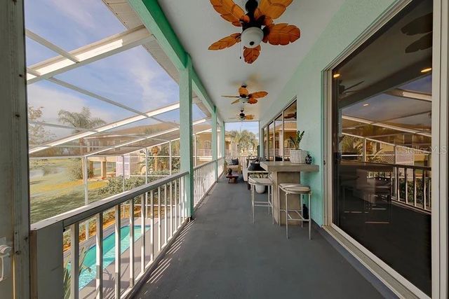2106 PELICAN COURT, Tarpon Springs, FL 34689