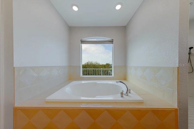 2106 PELICAN COURT, Tarpon Springs, FL 34689