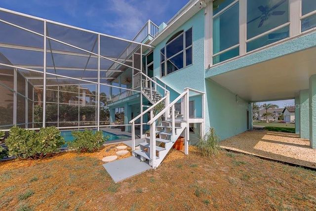 2106 PELICAN COURT, Tarpon Springs, FL 34689