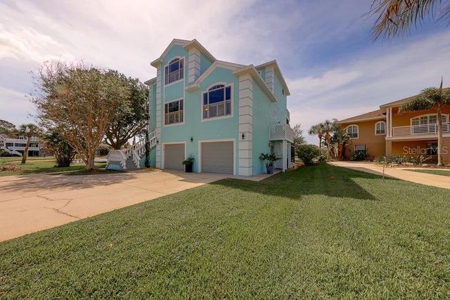 2106 PELICAN COURT, Tarpon Springs, FL 34689