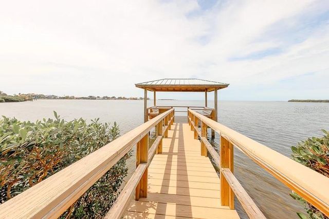 2106 PELICAN COURT, Tarpon Springs, FL 34689