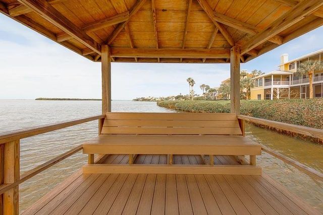2106 PELICAN COURT, Tarpon Springs, FL 34689