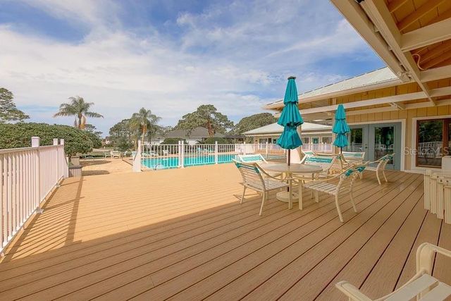 2106 PELICAN COURT, Tarpon Springs, FL 34689