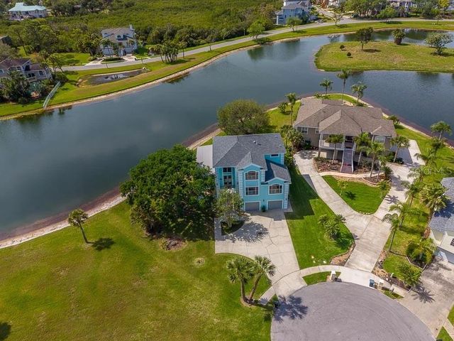 2106 PELICAN COURT, Tarpon Springs, FL 34689