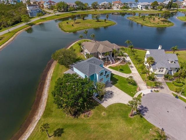 2106 PELICAN COURT, Tarpon Springs, FL 34689