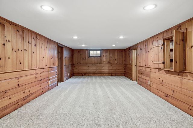 495 5th Avenue N, Hopkins, MN 55343