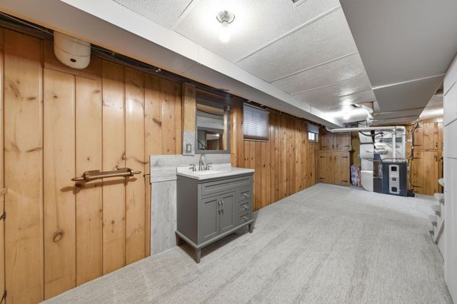 495 5th Avenue N, Hopkins, MN 55343
