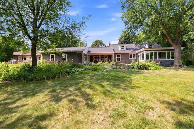495 5th Avenue N, Hopkins, MN 55343