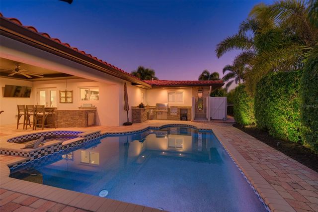 1963 MICHIGAN AVENUE NE, St Petersburg, FL 33703